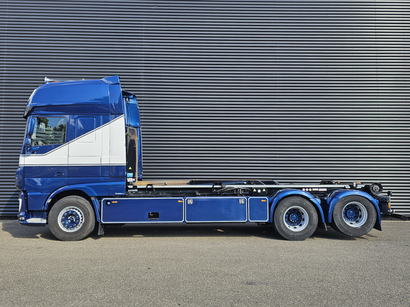 DAF XF 530 SSC 6x2 VDL HOOKLIFT 660 cm - Camión multibasculante: foto 4 DAF XF 530 SSC 6x2 VDL HOOKLIFT 660 cm - Camión multibasculante: foto 4