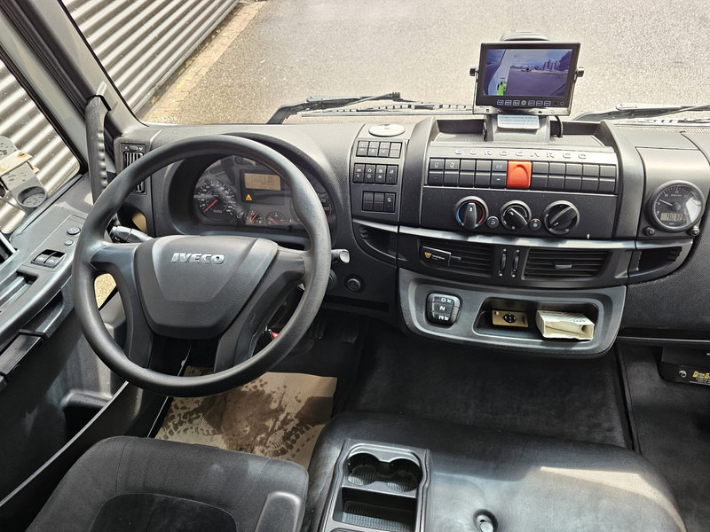 Camión caja cerrada Iveco EUROCARGO 220 / SCHOOL / FAHRSCHULE / CLOSED BOX / LES: foto 11 Camión caja cerrada Iveco EUROCARGO 220 / SCHOOL / FAHRSCHULE / CLOSED BOX / LES: foto 11