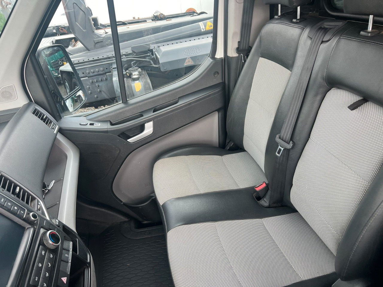 Hyundai H350 Kasten Kasten L3H2 Profi Kurz / Hoch - Furgón: foto 4 Hyundai H350 Kasten Kasten L3H2 Profi Kurz / Hoch - Furgón: foto 4