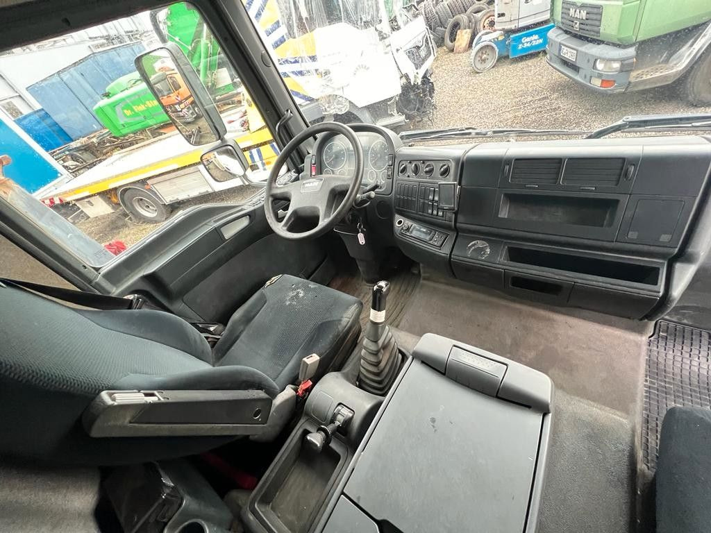 MAN 8.180 4X2 offene Pritsche MAN 8.180 4X2 offene Pritsche - Furgoneta caja abierta: foto 4 MAN 8.180 4X2 offene Pritsche MAN 8.180 4X2 offene Pritsche - Furgoneta caja abierta: foto 4