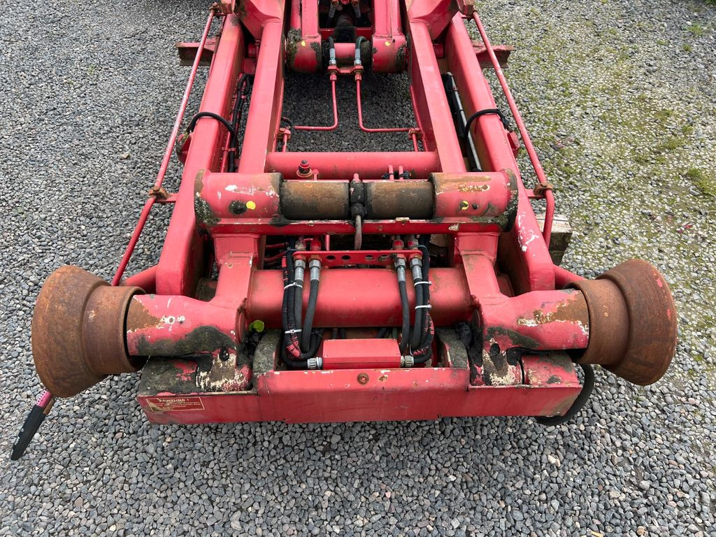 Meiller Abrollaufbau für 6X4 mit 3,90 Radstand - Camión multibasculante: foto 2 Meiller Abrollaufbau für 6X4 mit 3,90 Radstand - Camión multibasculante: foto 2