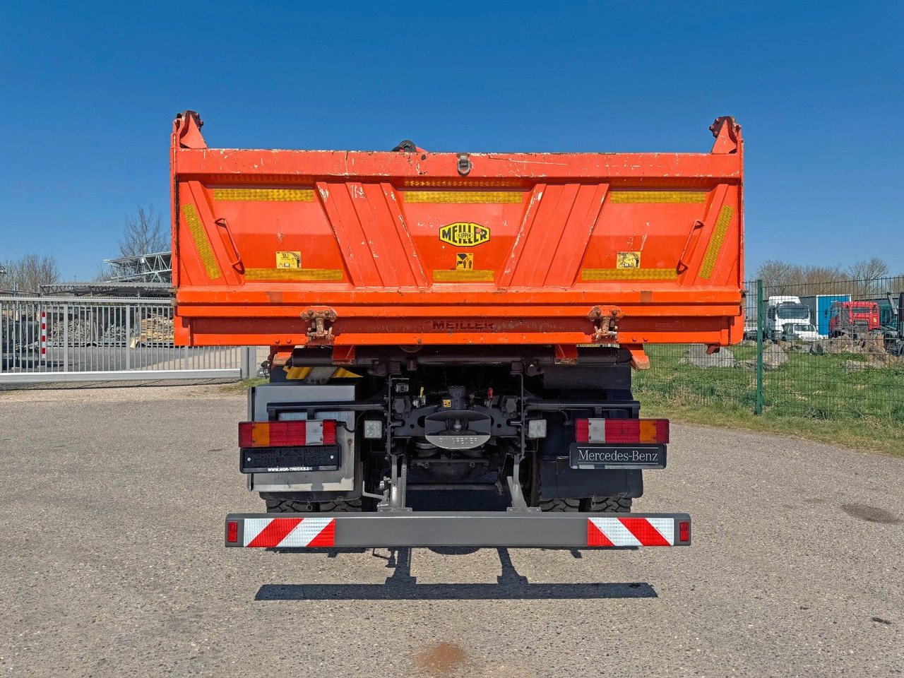 Mercedes-Benz 1844 4x4 Meiller 3S Bordmatik Palfinger PK16001K - Camión volquete: foto 4 Mercedes-Benz 1844 4x4 Meiller 3S Bordmatik Palfinger PK16001K - Camión volquete: foto 4