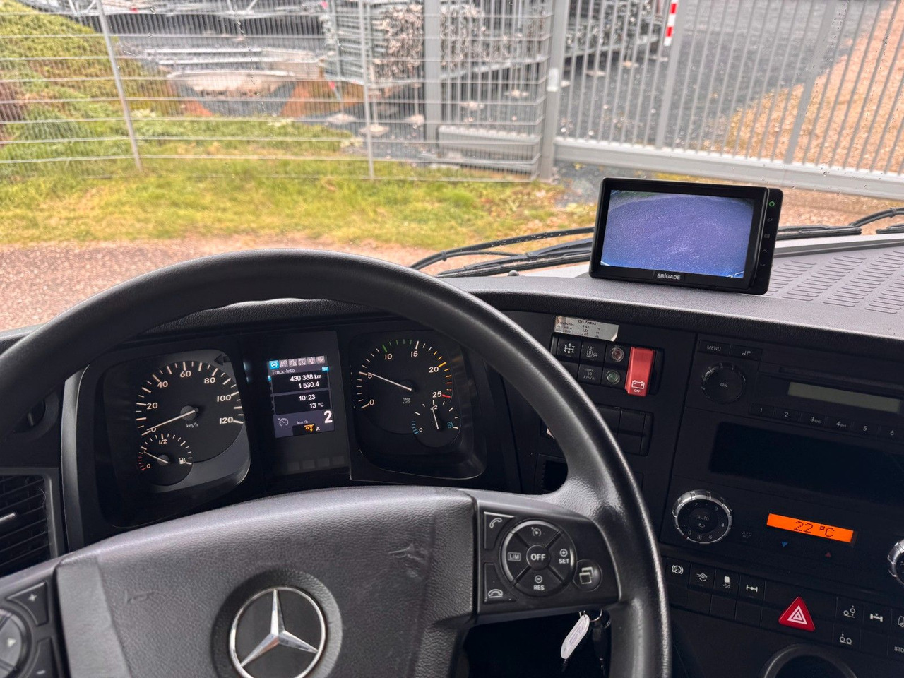 Camión cisterna Mercedes-Benz 2536 ADR Valid & kipphydraulik für Gastank: foto 7