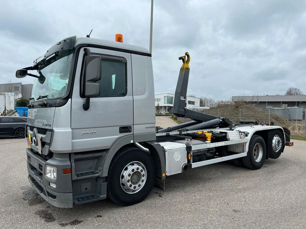 Mercedes-Benz 2541 6X2 Retarder VDL Abroller - Camión multibasculante: foto 1 Mercedes-Benz 2541 6X2 Retarder VDL Abroller - Camión multibasculante: foto 1