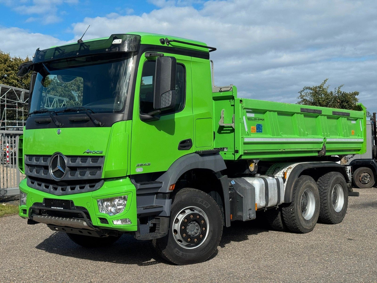 Mercedes-Benz 2643 6X4 Meiller 3 S. Bordmatik Top Zustand - Camión volquete: foto 3 Mercedes-Benz 2643 6X4 Meiller 3 S. Bordmatik Top Zustand - Camión volquete: foto 3