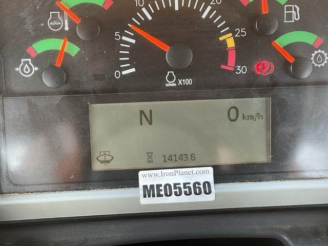 Dúmper articulado CAT 745: foto 6