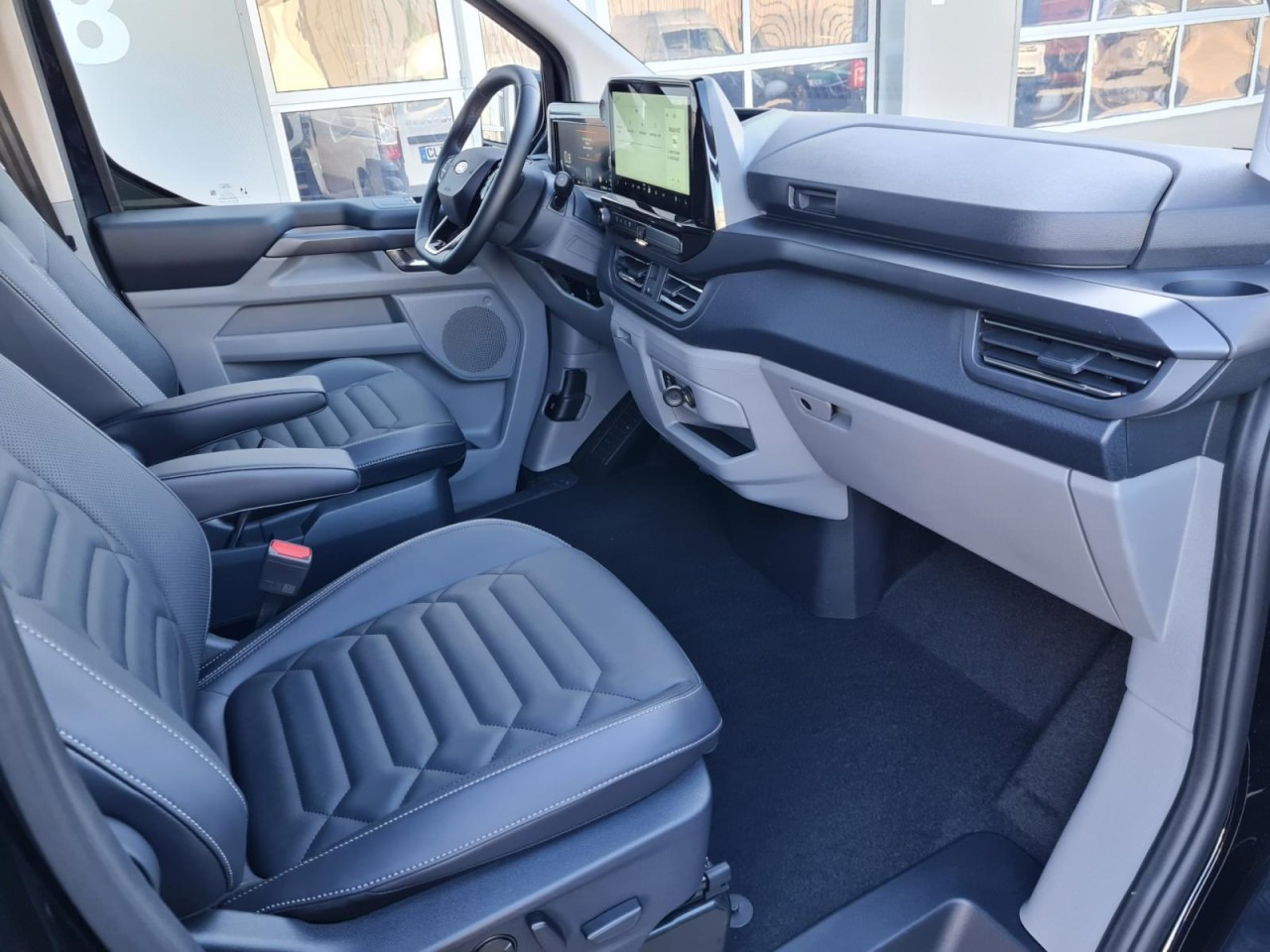 Furgoneta combi Ford Tourneo Custom 320 L1 AG Titanium X AHK LED NAVI 2X SCHIEBE: foto 11