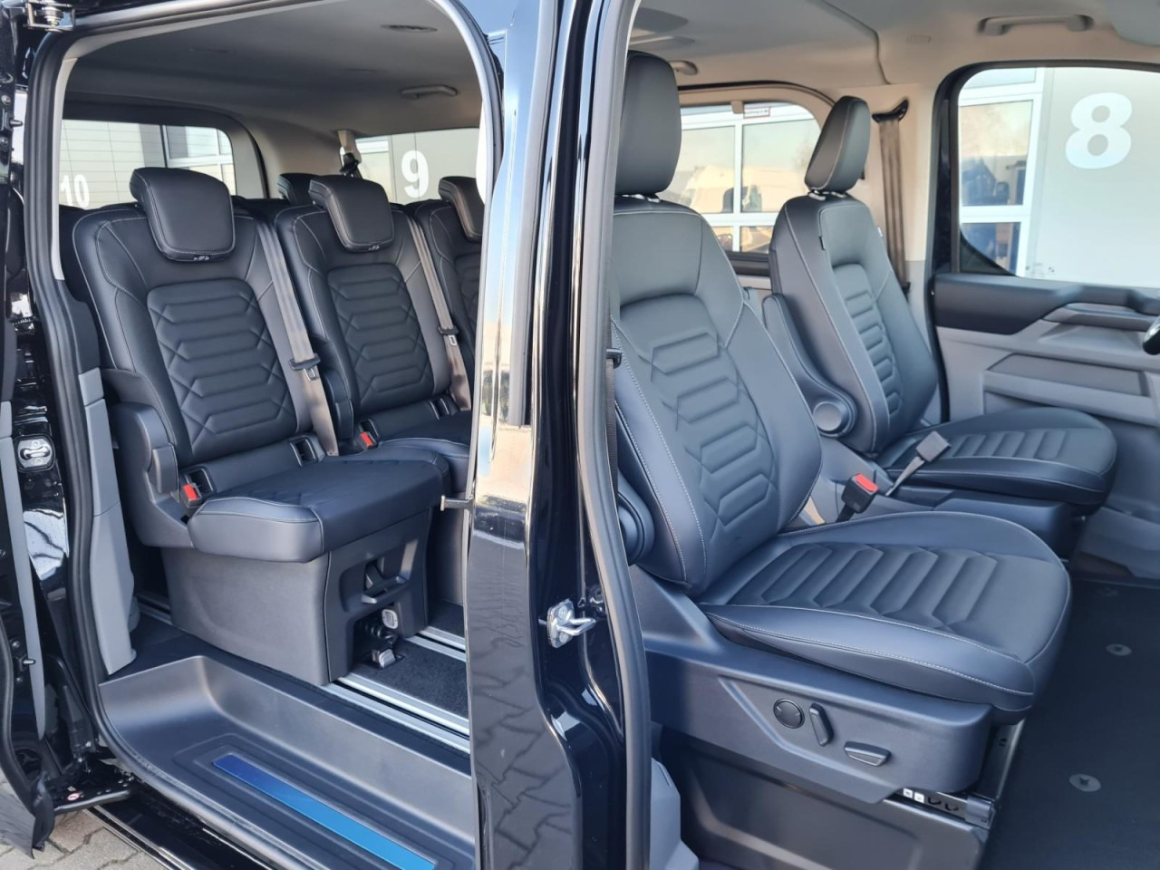 Furgoneta combi Ford Tourneo Custom 320 L1 AG Titanium X AHK LED NAVI 2X SCHIEBE: foto 12