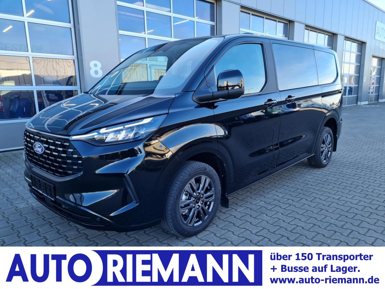 Ford Tourneo Custom 320 L1 AG Titanium X AHK LED NAVI 2X SCHIEBE - Furgoneta combi: foto 1 Ford Tourneo Custom 320 L1 AG Titanium X AHK LED NAVI 2X SCHIEBE - Furgoneta combi: foto 1