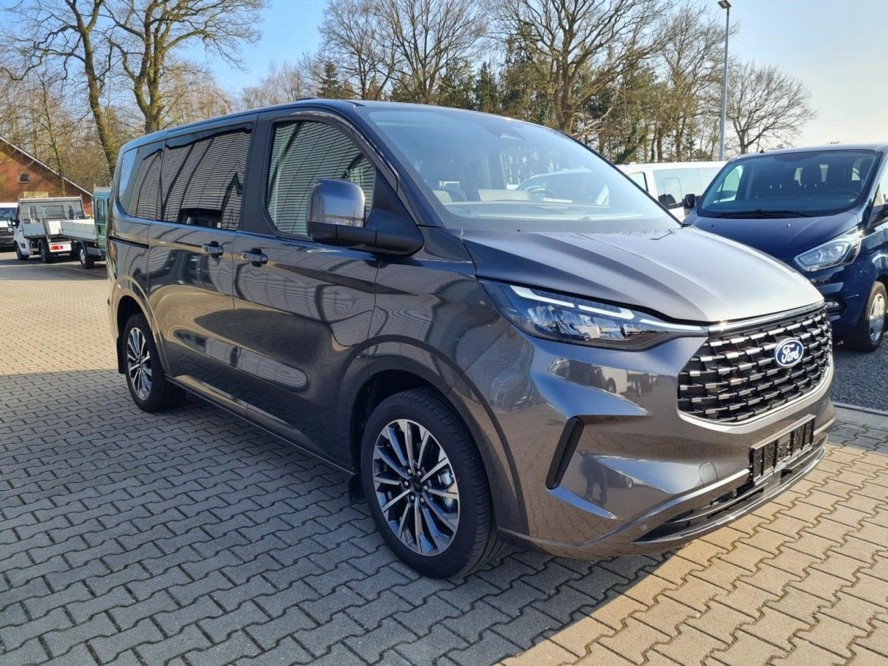 Ford Tourneo Custom 320 Titanium X L1 AHK LED LMF NAV - Furgoneta de pasajeros: foto 3 Ford Tourneo Custom 320 Titanium X L1 AHK LED LMF NAV - Furgoneta de pasajeros: foto 3