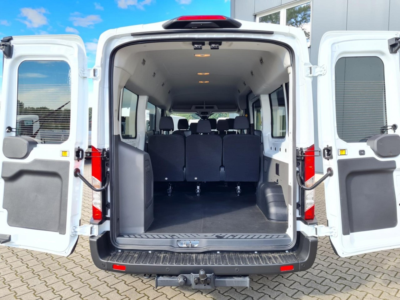 Ford Transit 350 Kombi TDCi L3 Trend 9 Sitzer AUTOMATIK - Furgoneta combi: foto 5 Ford Transit 350 Kombi TDCi L3 Trend 9 Sitzer AUTOMATIK - Furgoneta combi: foto 5