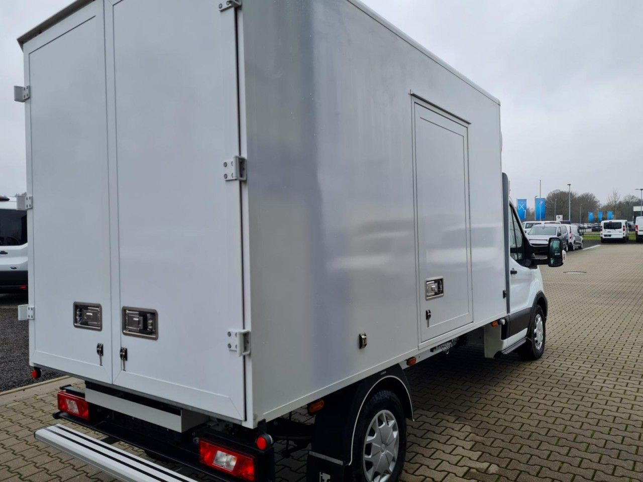 Ford Transit 350 Kühlkoffer STAND+FAHRKÜHLUNG TREND Ford Transit 350 Kühlkoffer STAND+FAHRKÜHLUNG TREND - Furgoneta frigorifica: foto 4 Ford Transit 350 Kühlkoffer STAND+FAHRKÜHLUNG TREND Ford Transit 350 Kühlkoffer STAND+FAHRKÜHLUNG TREND - Furgoneta frigorifica: foto 4
