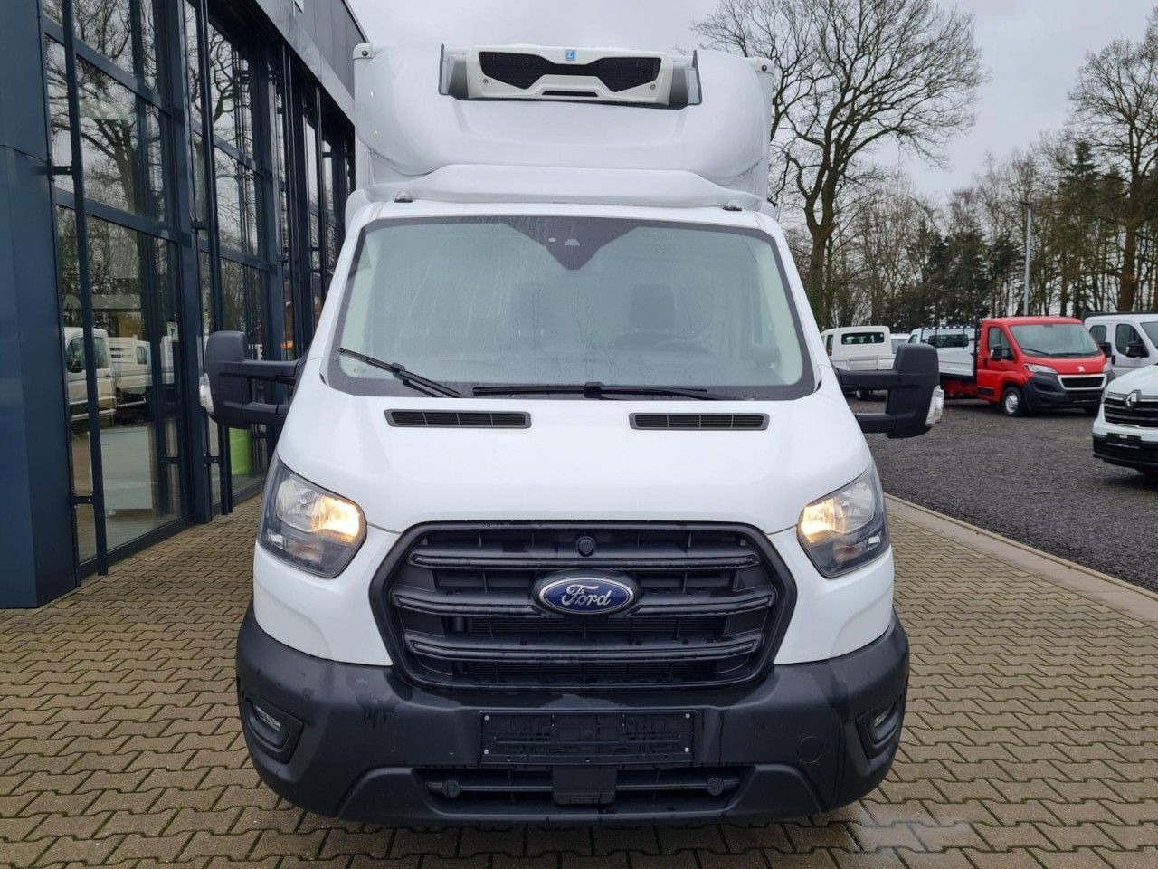 Ford Transit 350 Kühlkoffer STAND+FAHRKÜHLUNG TREND Ford Transit 350 Kühlkoffer STAND+FAHRKÜHLUNG TREND - Furgoneta frigorifica: foto 2 Ford Transit 350 Kühlkoffer STAND+FAHRKÜHLUNG TREND Ford Transit 350 Kühlkoffer STAND+FAHRKÜHLUNG TREND - Furgoneta frigorifica: foto 2