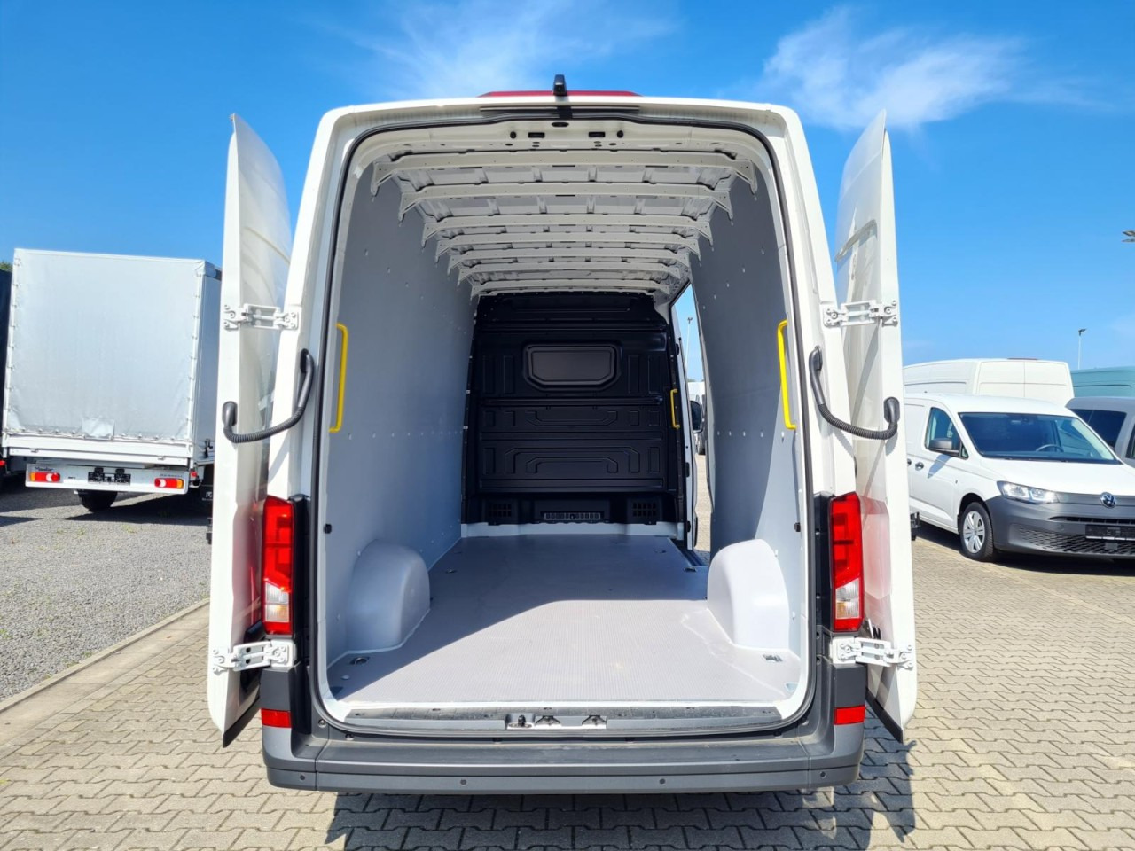 Man TGE 3.140 Kasten lang L4H3 KAMERA LED HOLZLADEBODEN - Furgón: foto 5 Man TGE 3.140 Kasten lang L4H3 KAMERA LED HOLZLADEBODEN - Furgón: foto 5