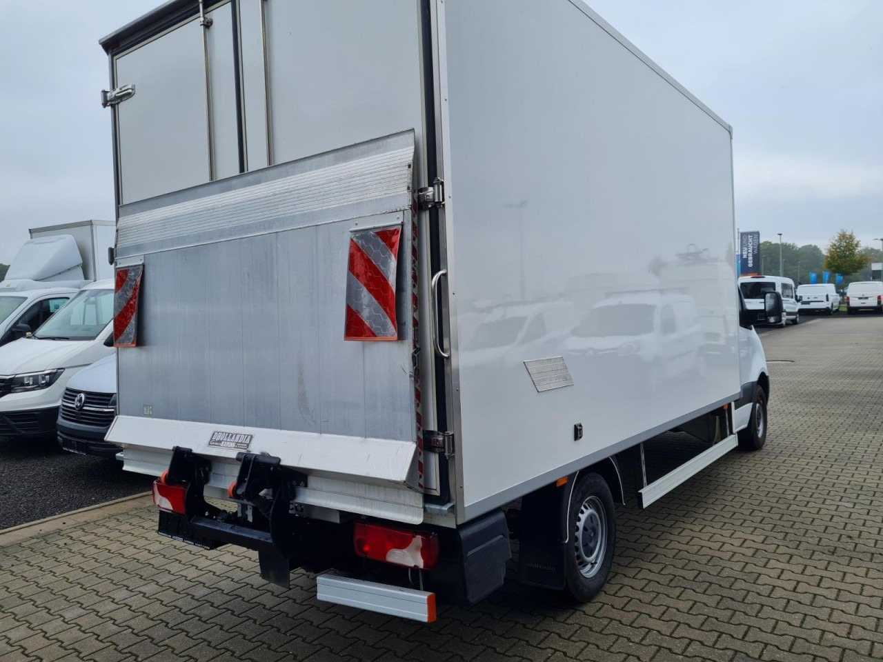 Mercedes-Benz Sprinter 315 RWD Möbel Koffer LBW KLIMA TEMPOMAT - Furgoneta caja cerrada: foto 4 Mercedes-Benz Sprinter 315 RWD Möbel Koffer LBW KLIMA TEMPOMAT - Furgoneta caja cerrada: foto 4
