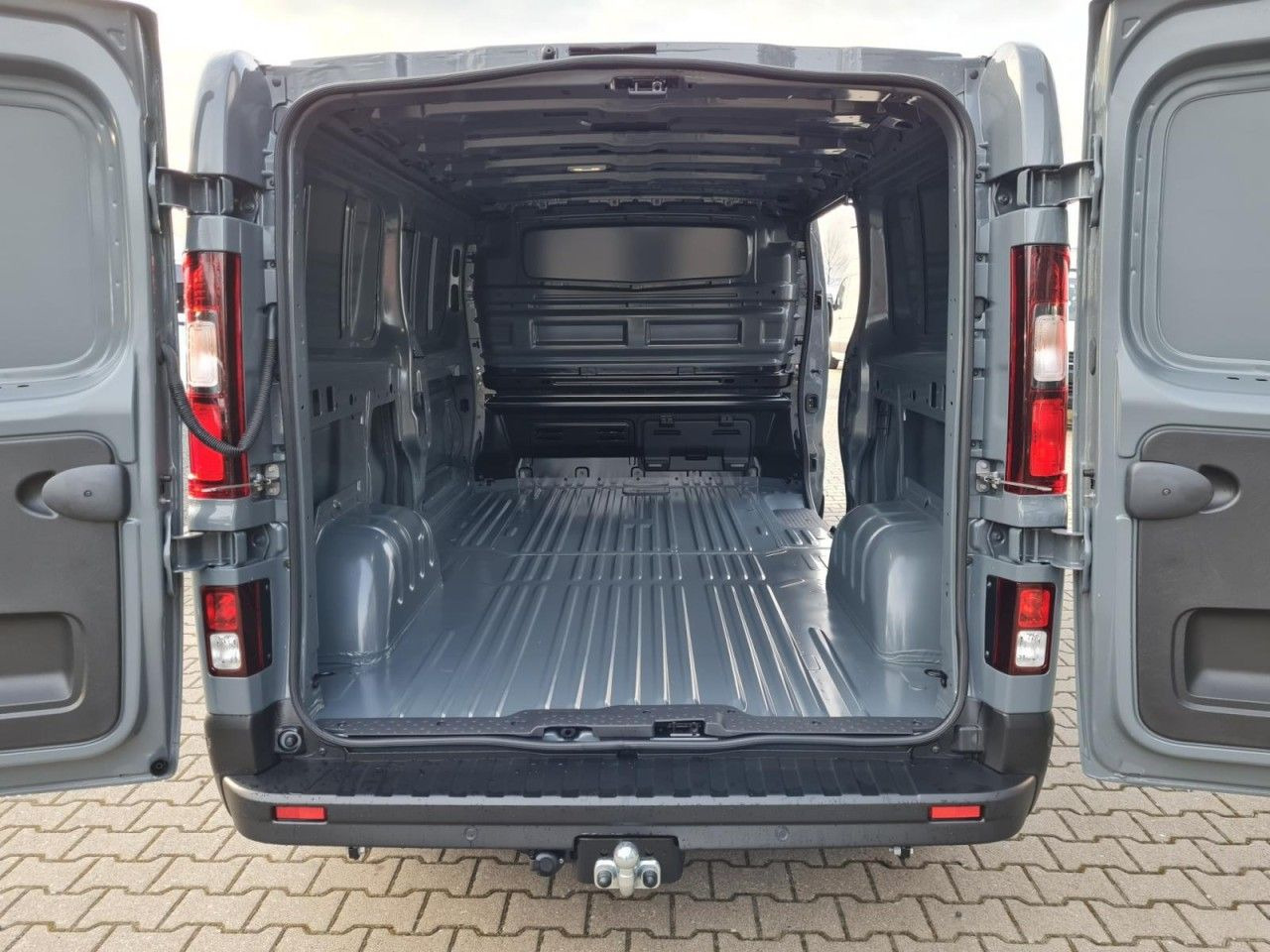 Renault Trafic Kasten 3,0t L2 LED AHK KLIMA PDC TEMPOMAT - Furgoneta pequeña: foto 5 Renault Trafic Kasten 3,0t L2 LED AHK KLIMA PDC TEMPOMAT - Furgoneta pequeña: foto 5