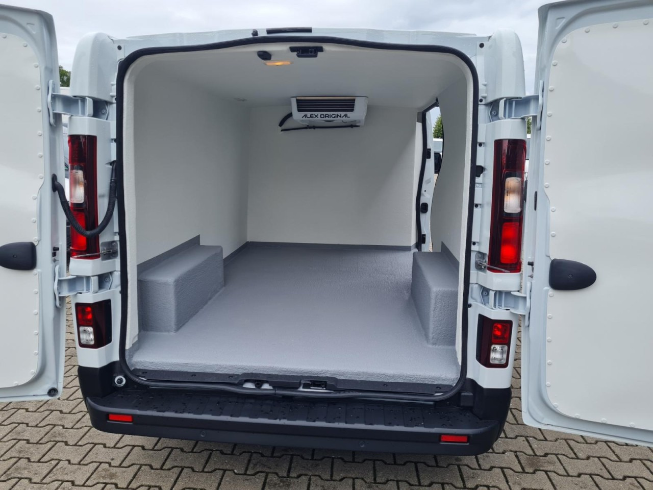 Leasing de  Renault Trafic Kühlkasten 3.0t L2 KLIMA LED NAVI/APP TEMPO Renault Trafic Kühlkasten 3.0t L2 KLIMA LED NAVI/APP TEMPO: foto 17