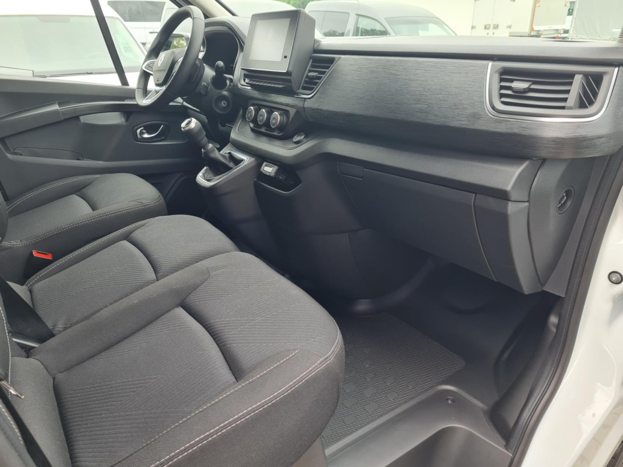 Leasing de  Renault Trafic Kühlkasten 3.0t L2 KLIMA LED NAVI/APP TEMPO Renault Trafic Kühlkasten 3.0t L2 KLIMA LED NAVI/APP TEMPO: foto 12