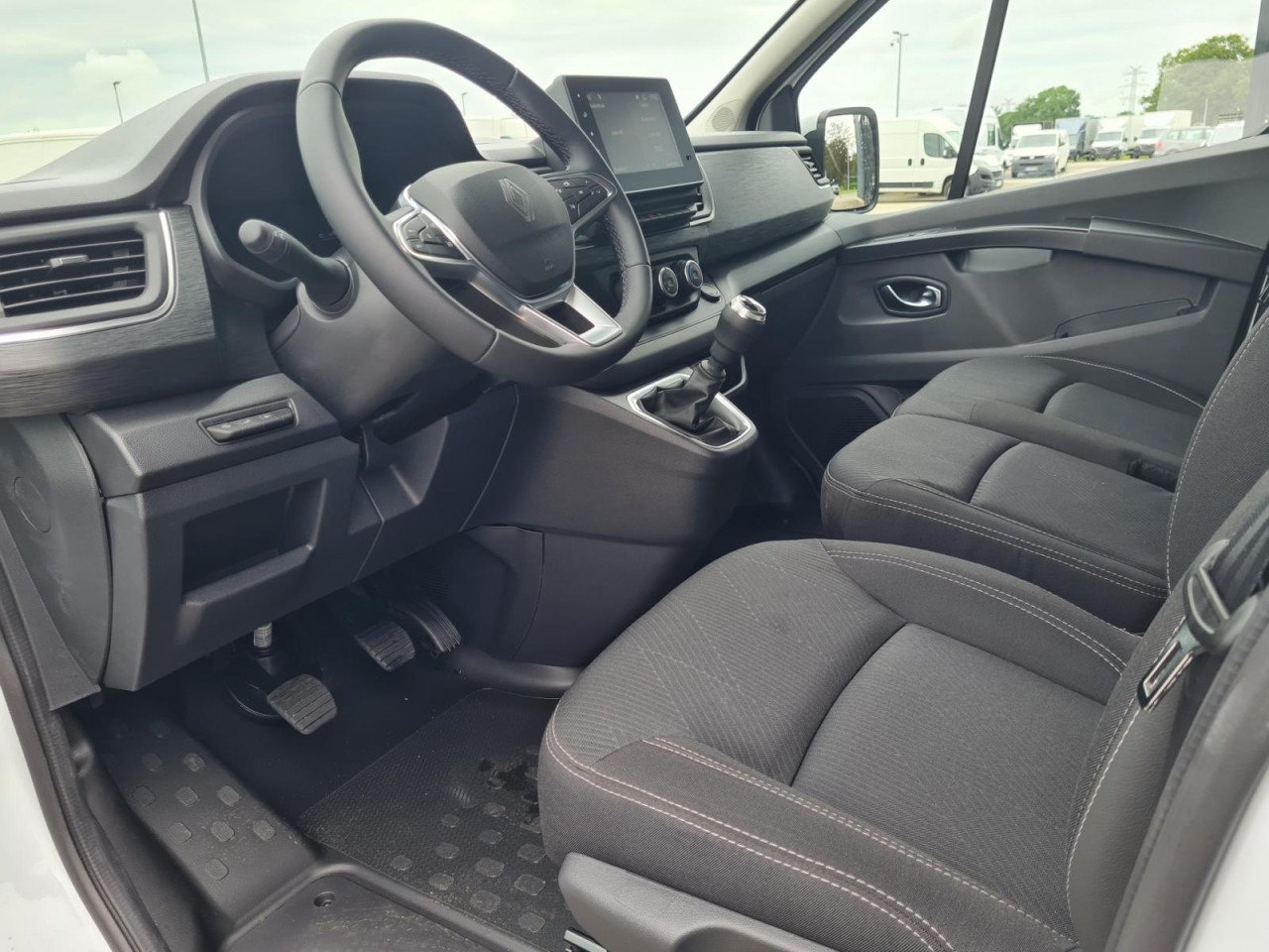 Leasing de  Renault Trafic Kühlkasten 3.0t L2 KLIMA LED NAVI/APP TEMPO Renault Trafic Kühlkasten 3.0t L2 KLIMA LED NAVI/APP TEMPO: foto 7