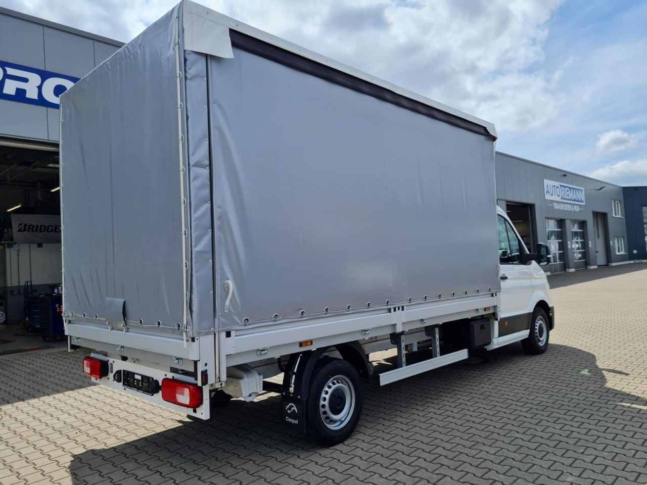Volkswagen Crafter 35 TDI Pritsche Schiebe Plane LED TEMPOM - Furgoneta con lona: foto 4 Volkswagen Crafter 35 TDI Pritsche Schiebe Plane LED TEMPOM - Furgoneta con lona: foto 4
