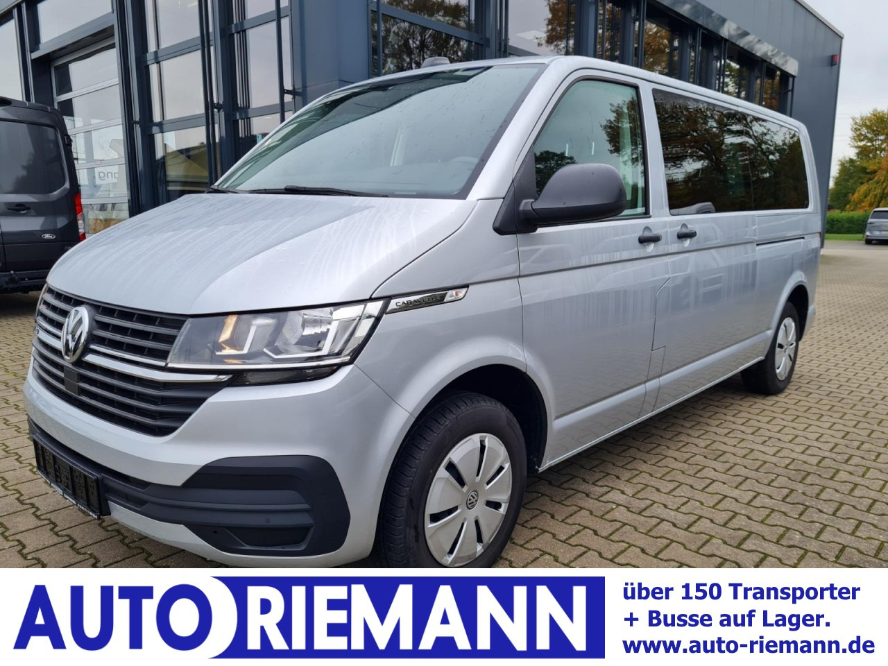 Volkswagen T6.1 Caravelle TDI lang 9 Sitzer 2 Schiebetüren Trendl. - Minibús, Furgoneta de pasajeros: foto 1 Volkswagen T6.1 Caravelle TDI lang 9 Sitzer 2 Schiebetüren Trendl. - Minibús, Furgoneta de pasajeros: foto 1