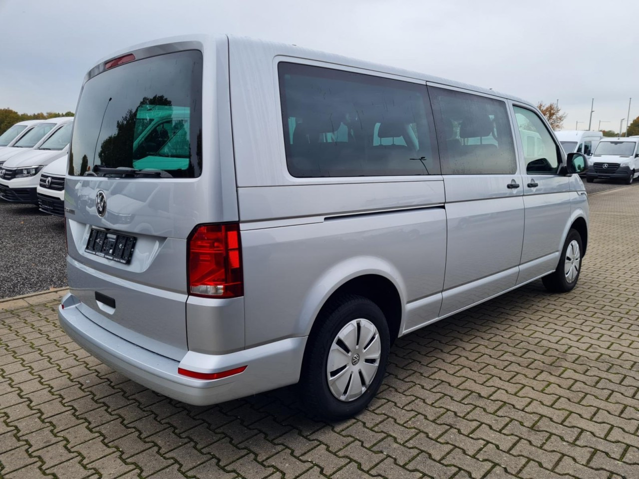 Volkswagen T6.1 Caravelle TDI lang 9 Sitzer 2 Schiebetüren Trendl. - Minibús, Furgoneta de pasajeros: foto 5 Volkswagen T6.1 Caravelle TDI lang 9 Sitzer 2 Schiebetüren Trendl. - Minibús, Furgoneta de pasajeros: foto 5
