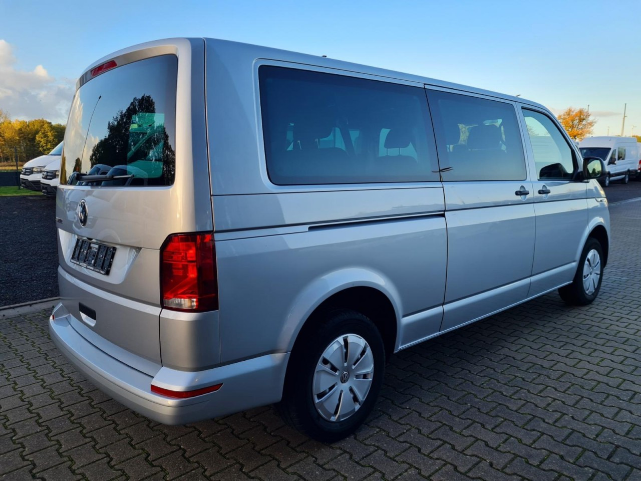 Volkswagen T6.1 Caravelle TDI lang 9 Sitzer 2 Schiebetüren Trendl. - Minibús, Furgoneta de pasajeros: foto 5 Volkswagen T6.1 Caravelle TDI lang 9 Sitzer 2 Schiebetüren Trendl. - Minibús, Furgoneta de pasajeros: foto 5