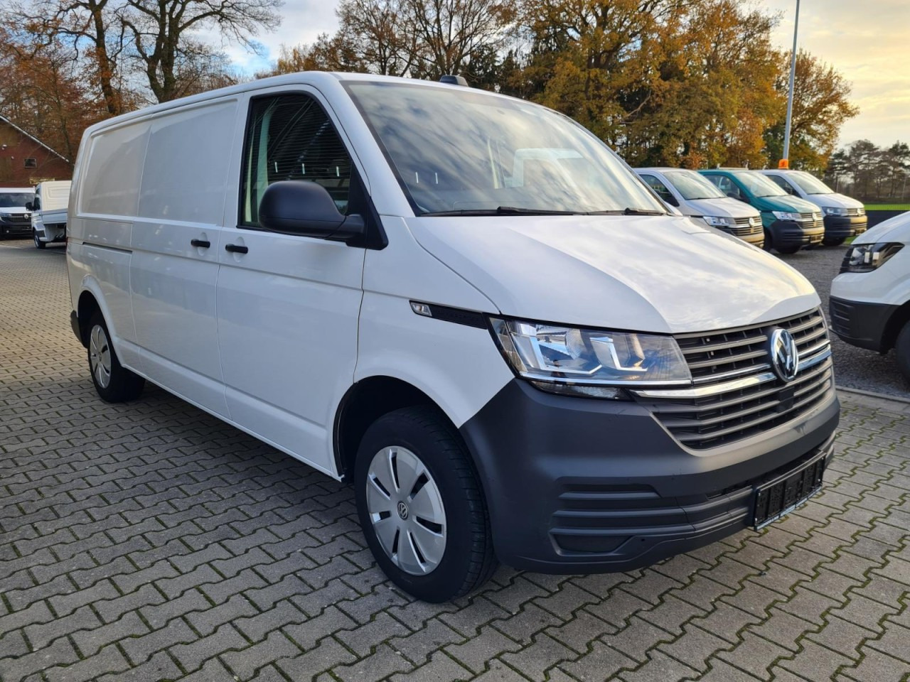 Volkswagen T6.1 Kasten TDI lang L2 DSG KLIMA KAMERA PDC - Furgoneta pequeña: foto 3 Volkswagen T6.1 Kasten TDI lang L2 DSG KLIMA KAMERA PDC - Furgoneta pequeña: foto 3