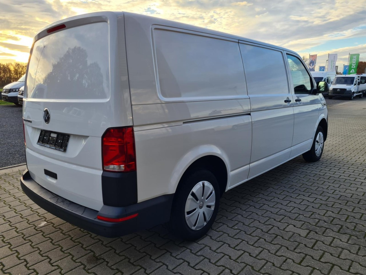 Volkswagen T6.1 Kasten TDI lang L2 DSG KLIMA KAMERA PDC - Furgoneta pequeña: foto 4 Volkswagen T6.1 Kasten TDI lang L2 DSG KLIMA KAMERA PDC - Furgoneta pequeña: foto 4