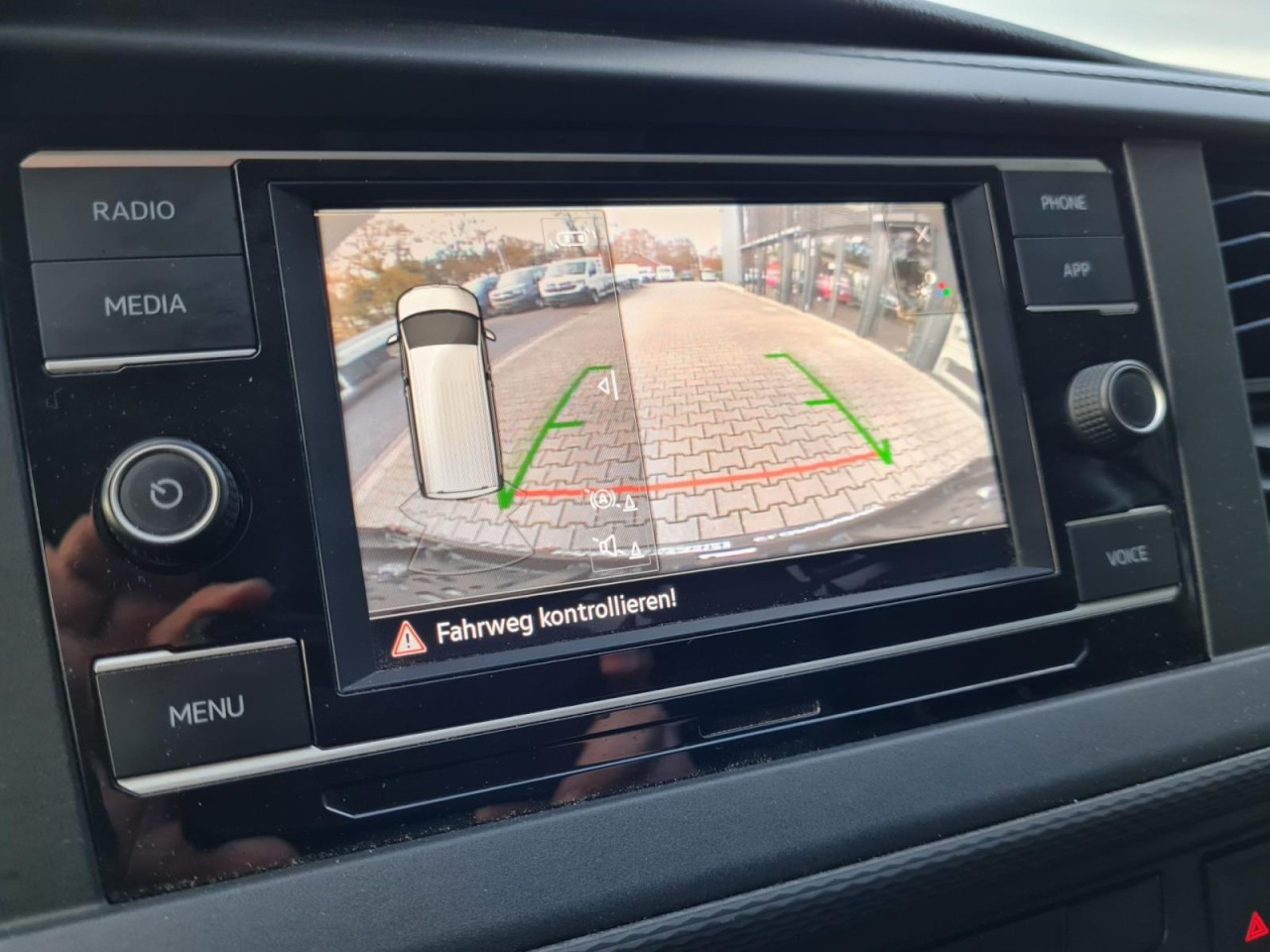 Furgoneta pequeña Volkswagen T6.1 Kasten TDI lang L2H1 DSG PDC KLIMA KAMERA: foto 13 Furgoneta pequeña Volkswagen T6.1 Kasten TDI lang L2H1 DSG PDC KLIMA KAMERA: foto 13