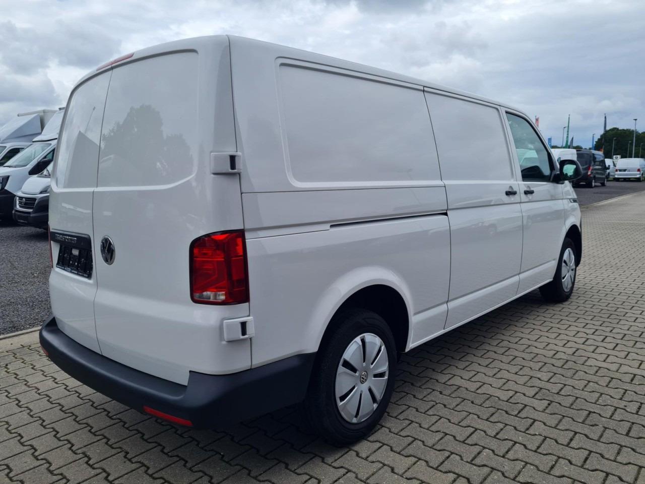 Volkswagen T6.1 Kasten TDi lang Flügeltüren KLIMA Verkleidungen - Furgoneta pequeña: foto 5 Volkswagen T6.1 Kasten TDi lang Flügeltüren KLIMA Verkleidungen - Furgoneta pequeña: foto 5