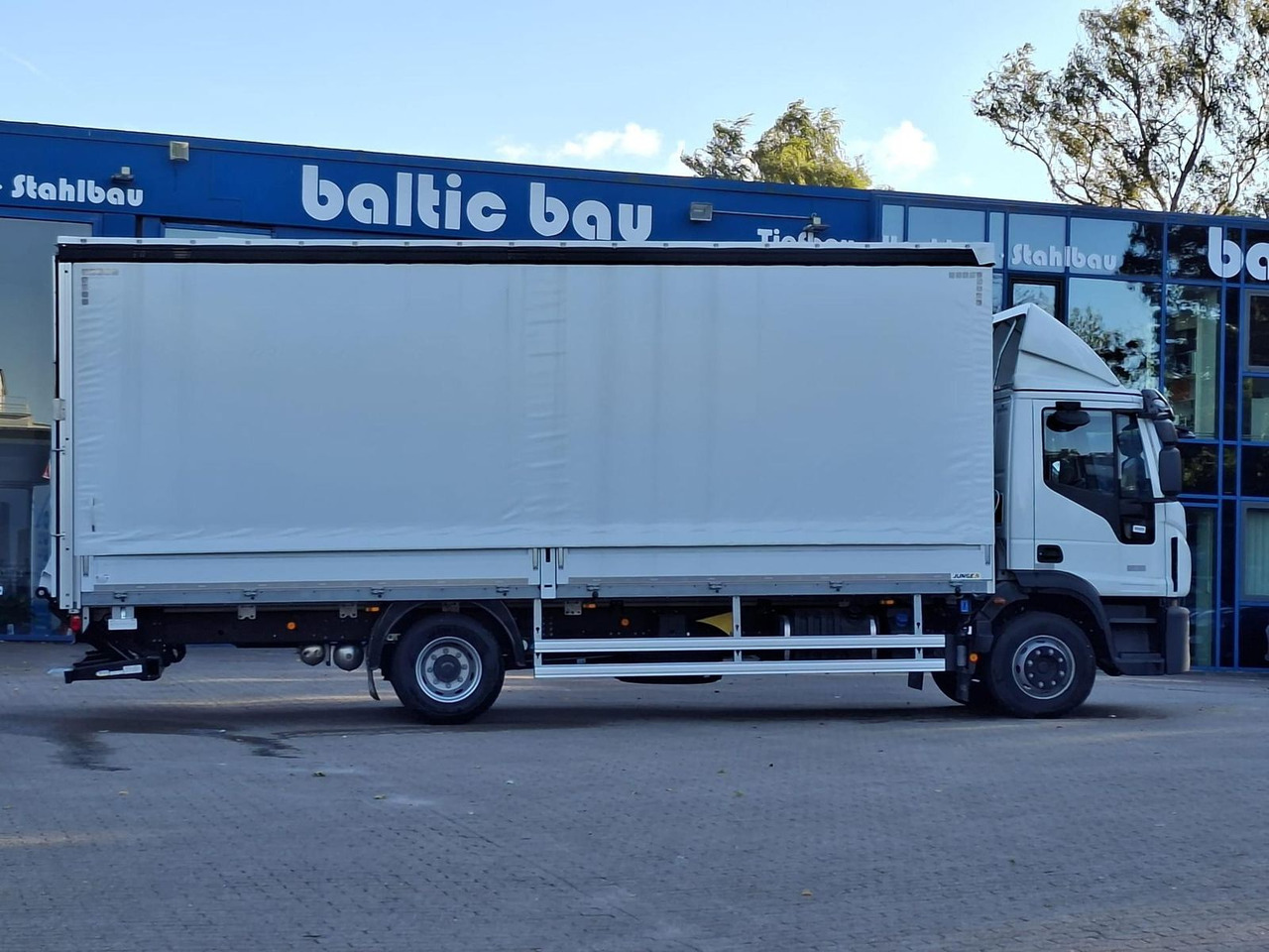 Iveco ML120E25/P JUNGE KOFFER LBW 1,5t AHK 185 kW (... - Camión: foto 3 Iveco ML120E25/P JUNGE KOFFER LBW 1,5t AHK 185 kW (... - Camión: foto 3