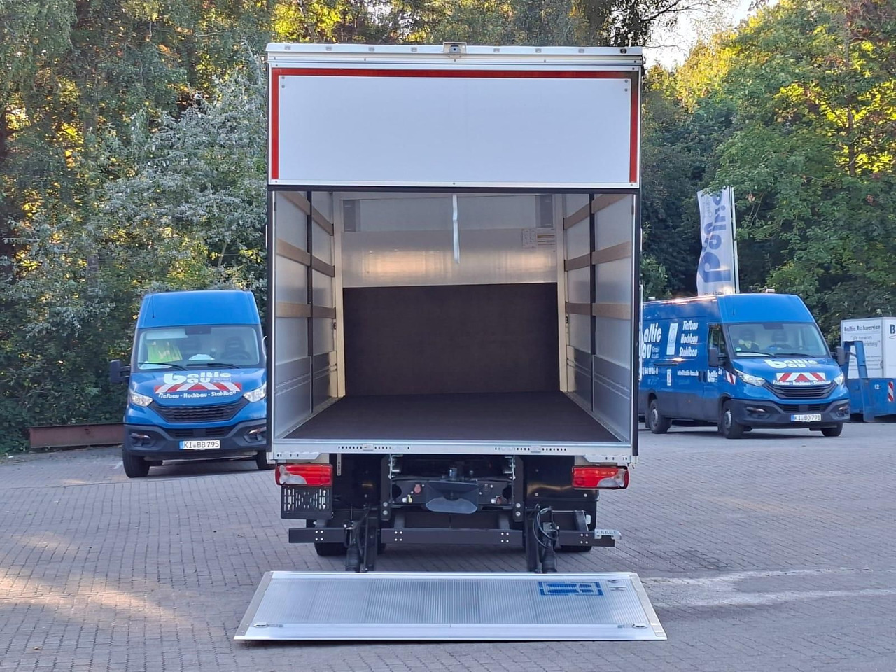 Camión Iveco ML120E25/P JUNGE Schiebeplane LBW 1,5t AHK 18...: foto 7