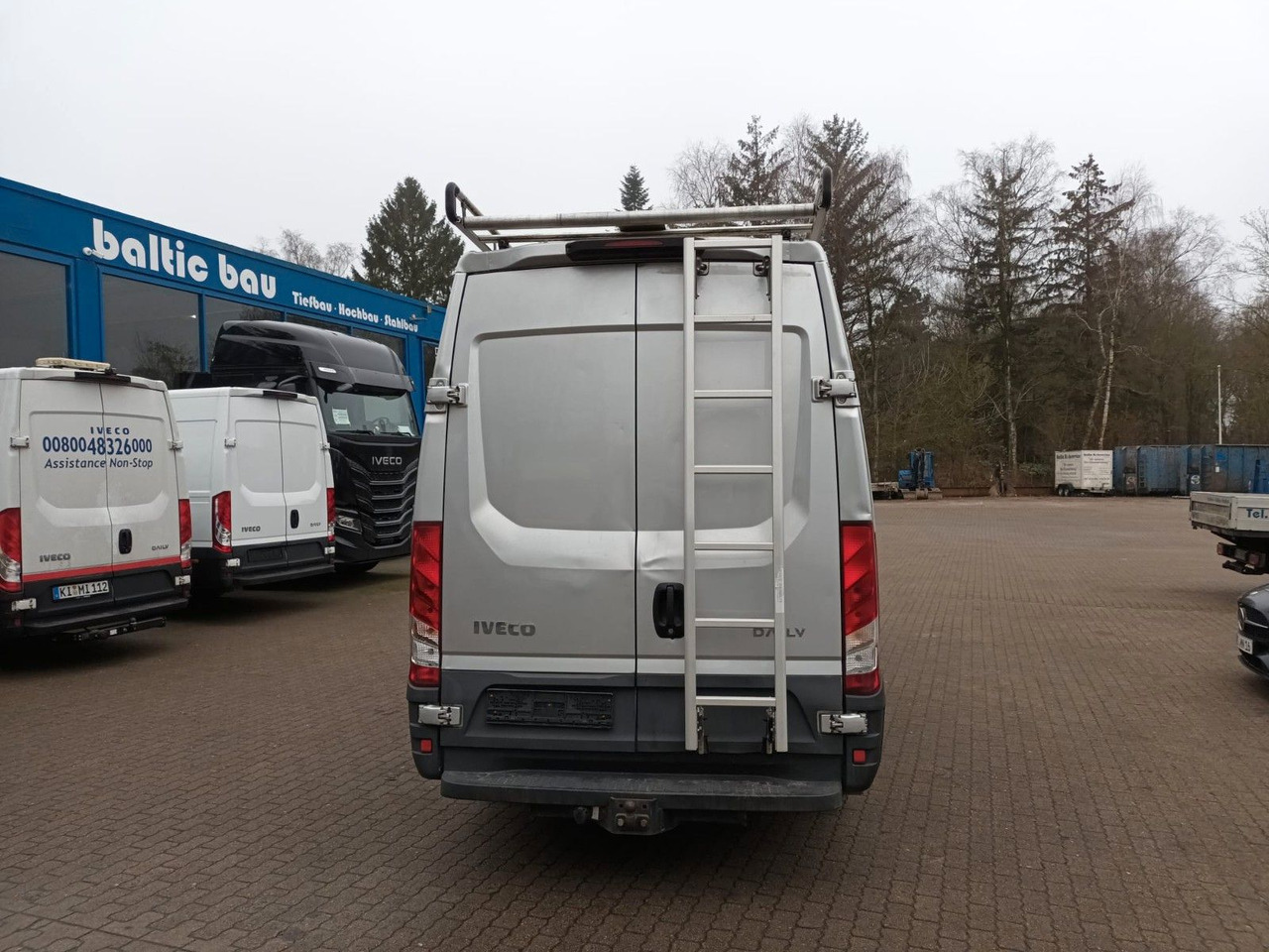 Iveco Daily 35S12V 3520L AHK Dachträger 85 kW (116 ... - Furgón: foto 4 Iveco Daily 35S12V 3520L AHK Dachträger 85 kW (116 ... - Furgón: foto 4