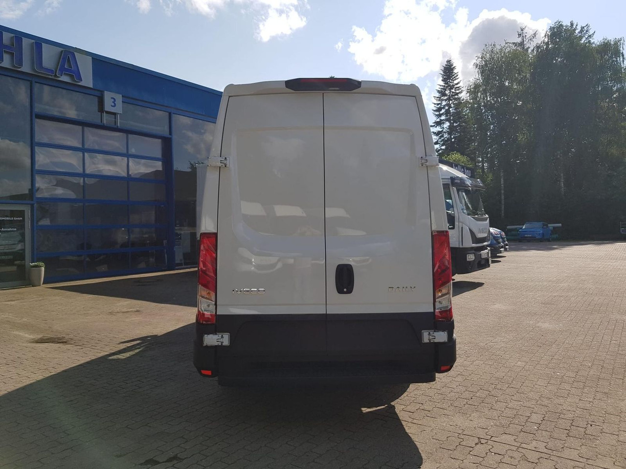 Iveco Daily 35S14A8 V Y mit Rückfahrkamera und Radi... - Furgón: foto 4 Iveco Daily 35S14A8 V Y mit Rückfahrkamera und Radi... - Furgón: foto 4