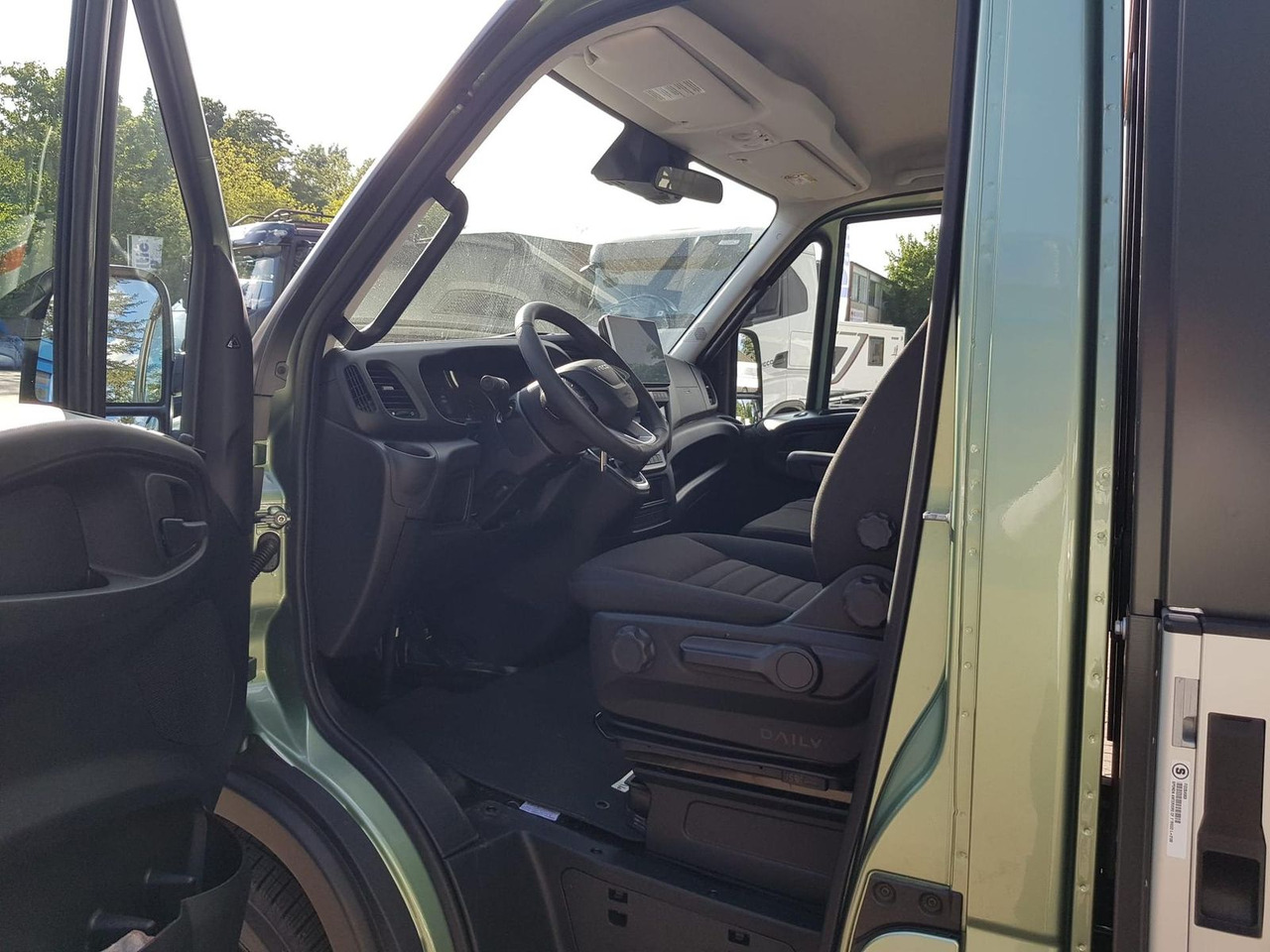 Furgoneta caja abierta Iveco Daily 35S14HA8 Pritsche AHK 100 kW (136 PS),...: foto 11 Furgoneta caja abierta Iveco Daily 35S14HA8 Pritsche AHK 100 kW (136 PS),...: foto 11