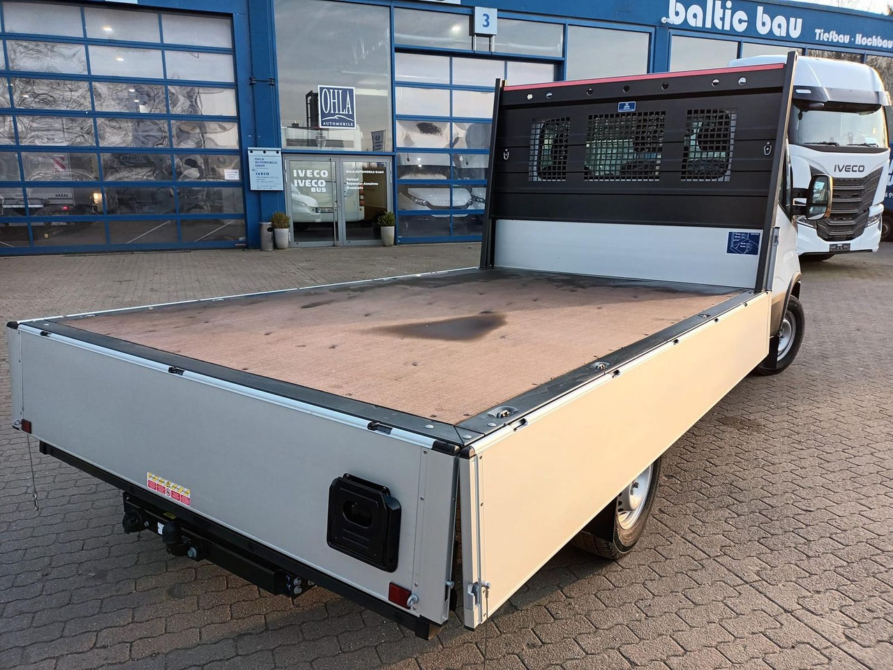 Iveco Daily 35S16H3.0 Pritsche,AHK, Rückfahrkamera... - Furgoneta caja abierta: foto 4 Iveco Daily 35S16H3.0 Pritsche,AHK, Rückfahrkamera... - Furgoneta caja abierta: foto 4