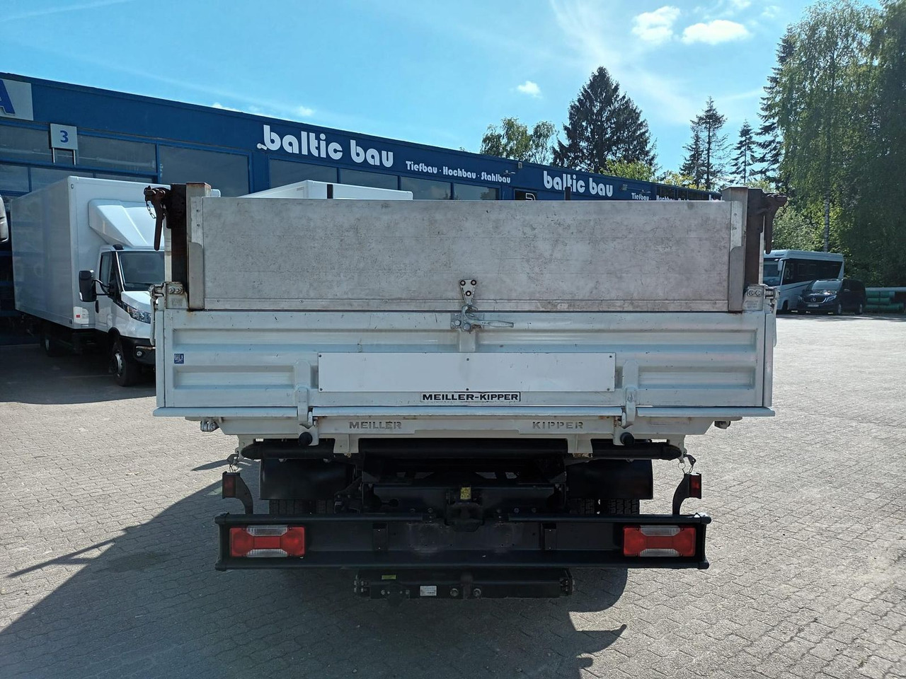Iveco Daily 70C18H Meiler Dreiseitenkipper, AHK, Klima - Furgoneta basculante: foto 4 Iveco Daily 70C18H Meiler Dreiseitenkipper, AHK, Klima - Furgoneta basculante: foto 4