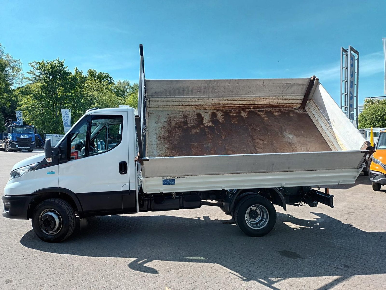Iveco Daily 70C18H Meiler Dreiseitenkipper, AHK, Klima - Furgoneta basculante: foto 3 Iveco Daily 70C18H Meiler Dreiseitenkipper, AHK, Klima - Furgoneta basculante: foto 3