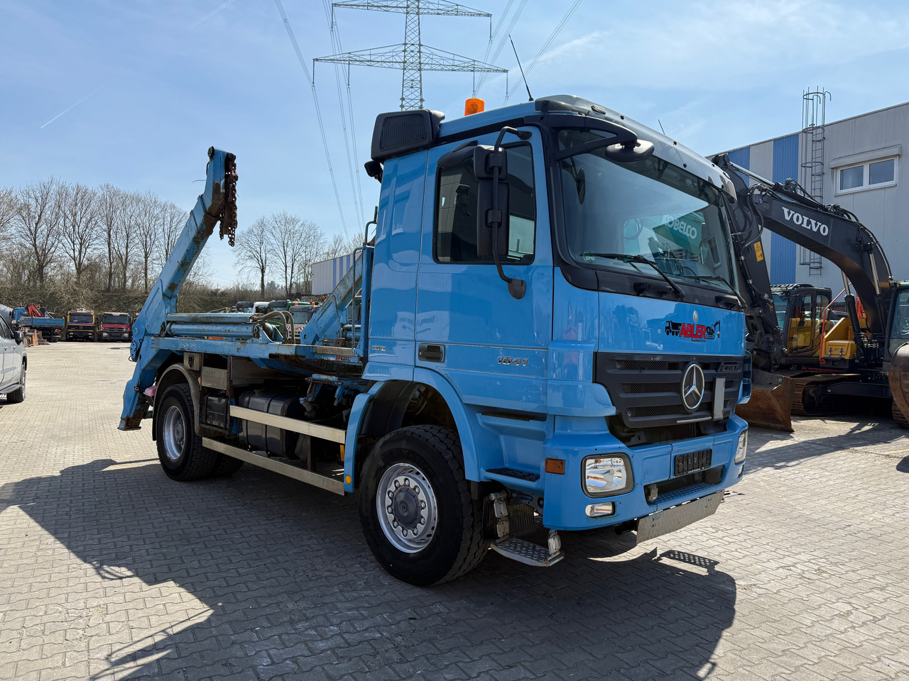 Mercedes-Benz 1841 Actros MP2 Absetzkipper 4x4 Allrad Klima - Camión portacontenedor de cadenas: foto 4 Mercedes-Benz 1841 Actros MP2 Absetzkipper 4x4 Allrad Klima - Camión portacontenedor de cadenas: foto 4