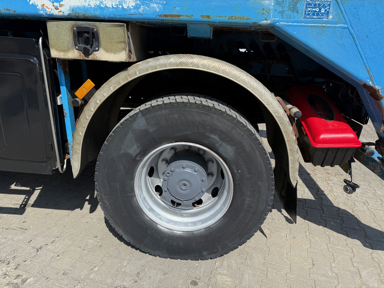 Camión portacontenedor de cadenas Mercedes-Benz 1841 Actros MP2 Absetzkipper 4x4 Allrad Klima: foto 7