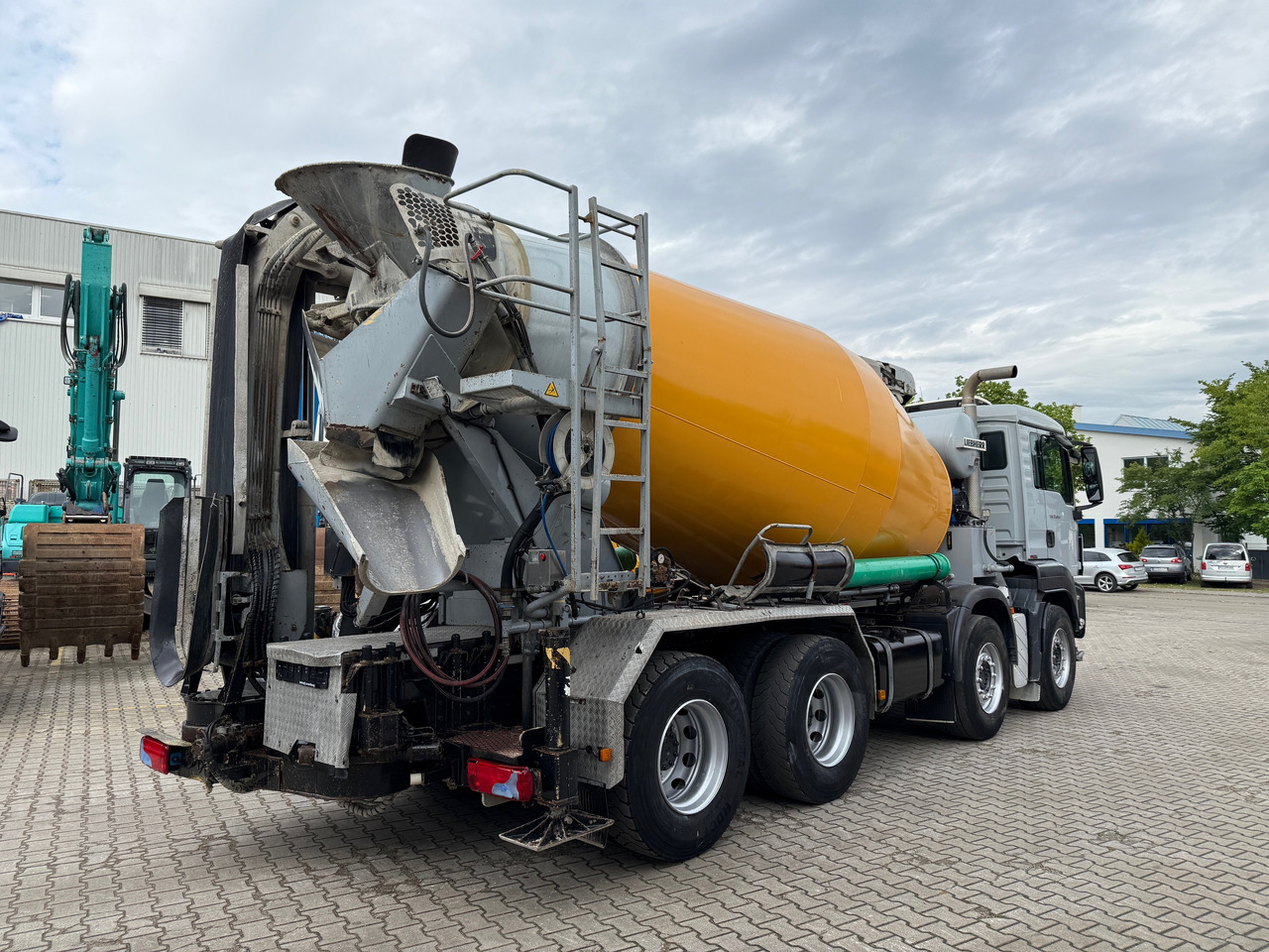 MAN TGS 32.440 Betonmischer 9m3 mit Förderband Liebherr - Otros maquinaria: foto 4 MAN TGS 32.440 Betonmischer 9m3 mit Förderband Liebherr - Otros maquinaria: foto 4
