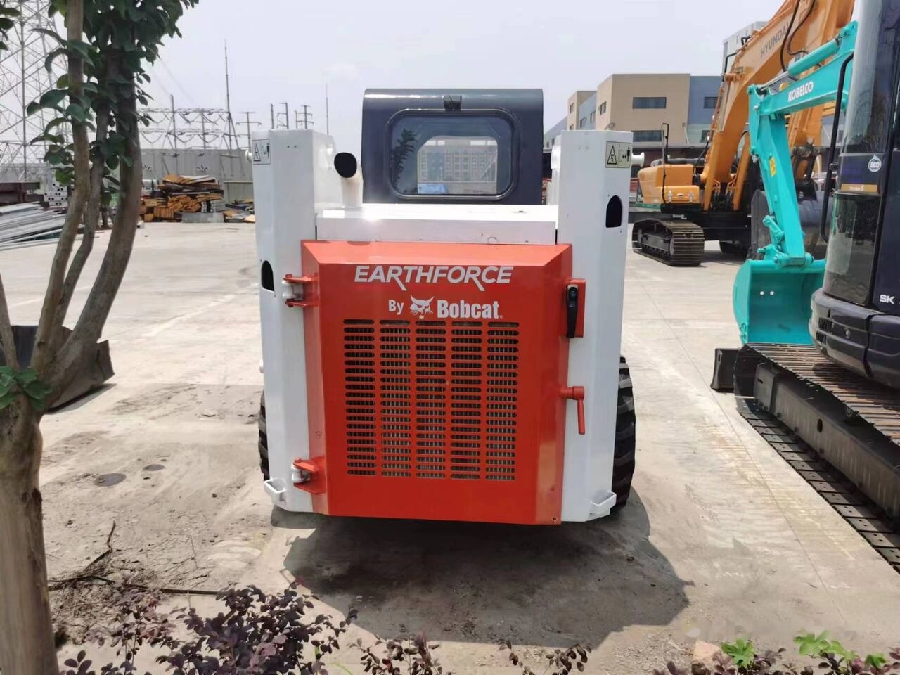 Bobcat S130 - Minicargadora: foto 3 Bobcat S130 - Minicargadora: foto 3