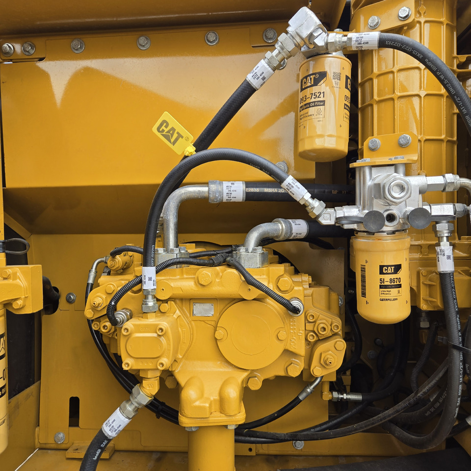 Excavadora CATERPILLAR 323D2L: foto 13