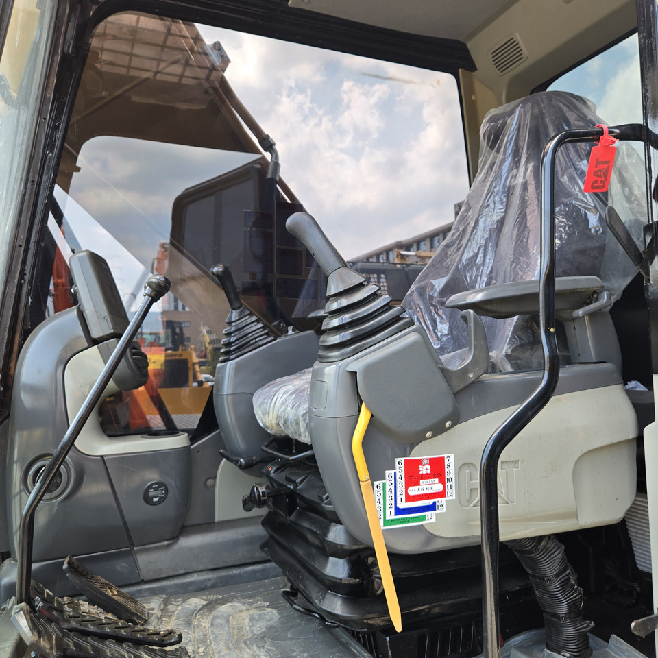 Excavadora CATERPILLAR 323D2L: foto 15