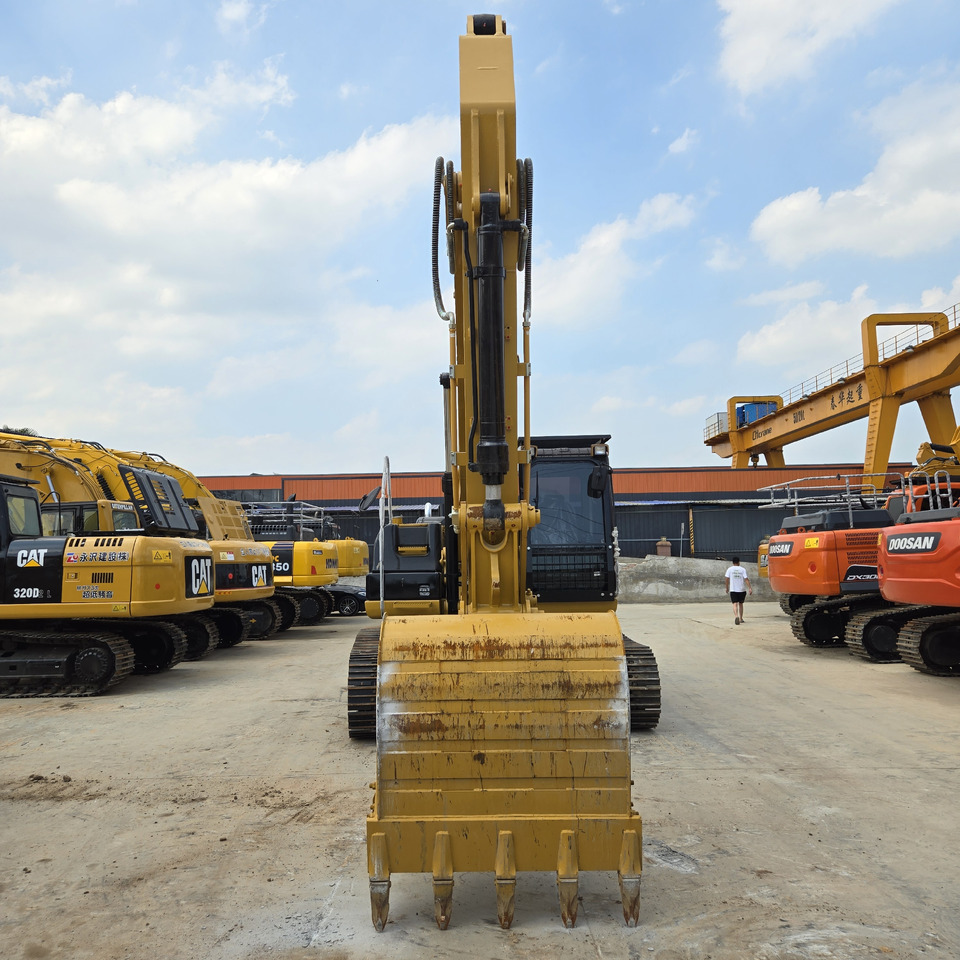 Excavadora CATERPILLAR 323D2L: foto 12