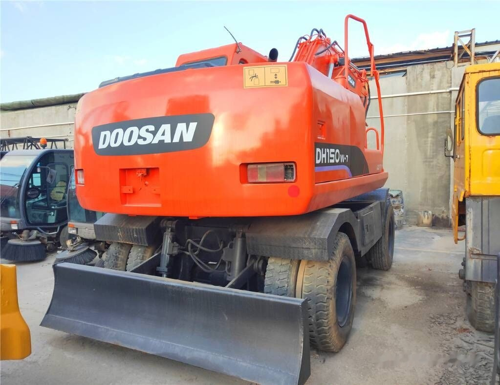 Doosan DH 150 W-7 - Excavadora de ruedas: foto 2 Doosan DH 150 W-7 - Excavadora de ruedas: foto 2