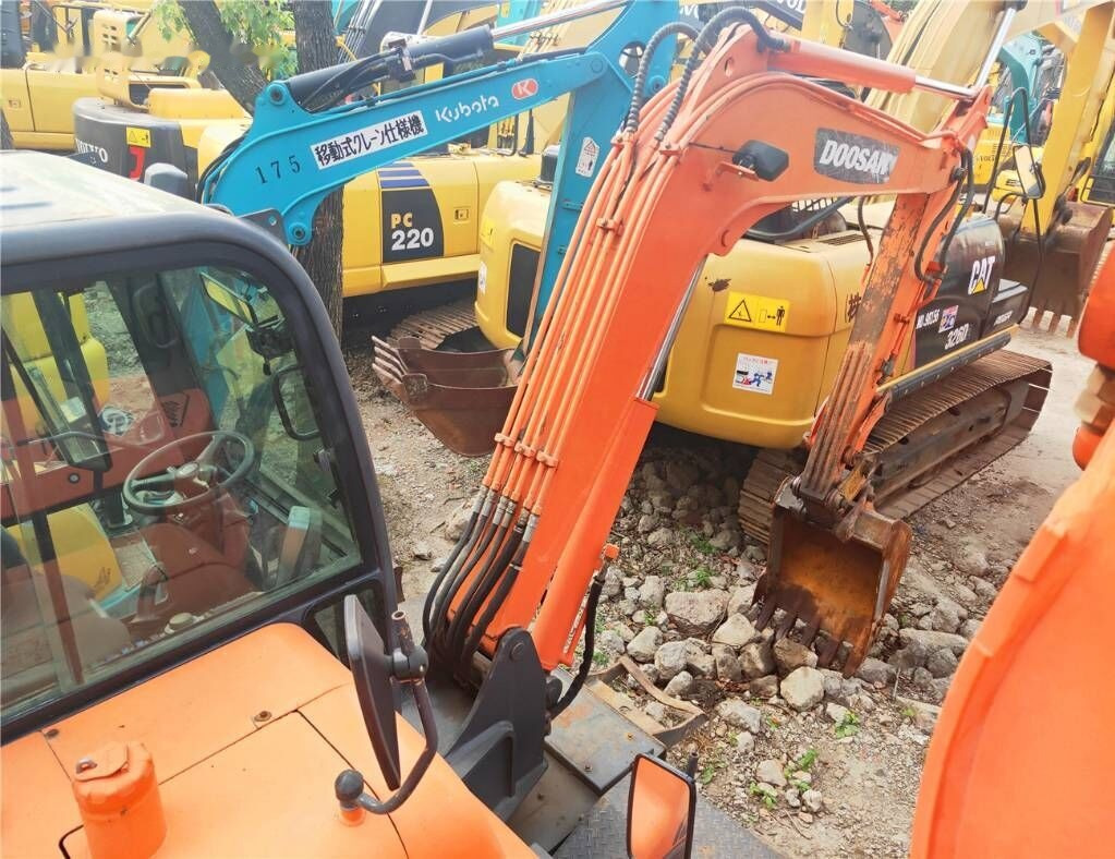 Doosan DX60 W - Excavadora de ruedas: foto 3 Doosan DX60 W - Excavadora de ruedas: foto 3