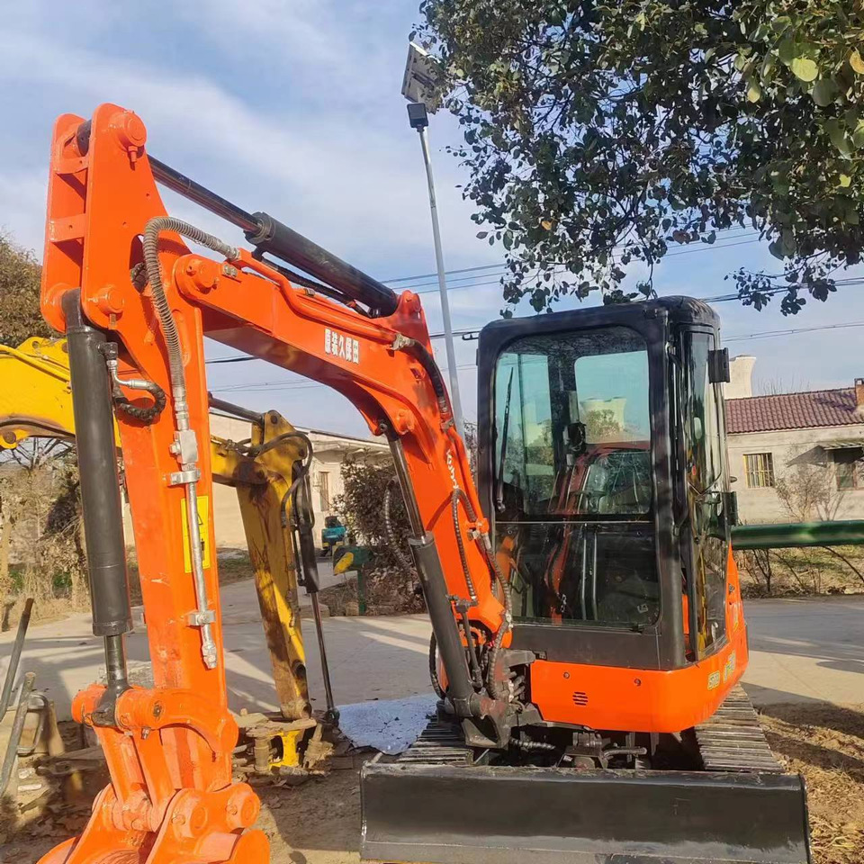 KUBOTA U30 - Miniexcavadora: foto 4 KUBOTA U30 - Miniexcavadora: foto 4