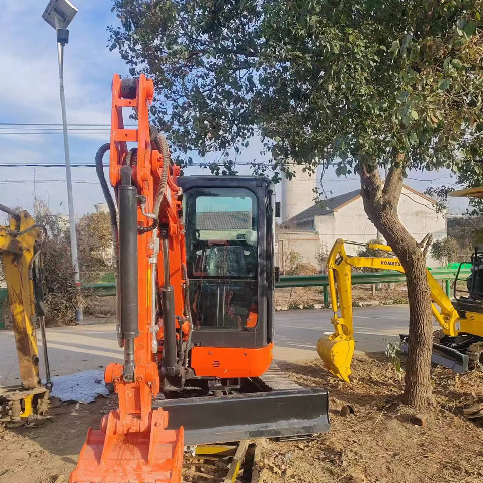 KUBOTA U30 - Miniexcavadora: foto 5 KUBOTA U30 - Miniexcavadora: foto 5